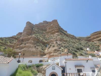 Comarca de Guadix y El Marquesado - Geoparque de Granada;botas trekking cascada de xorroxin puerto d